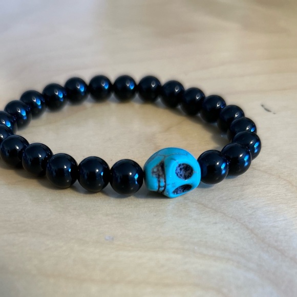 22cm - Black Onyx and skull bracelet - Picture 1 of 3